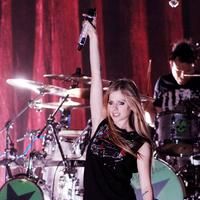 Avril Lavigne performing live at Palaolimpico Turin | Picture 72575